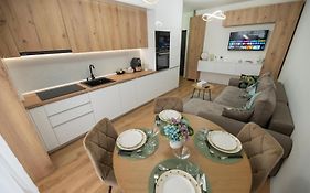 Panoramic Residence